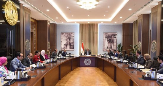 رئيس الوزراء يتابع خطوات تنفيذ برنامج رد الأعباء التصديرية وميكنة خطواته