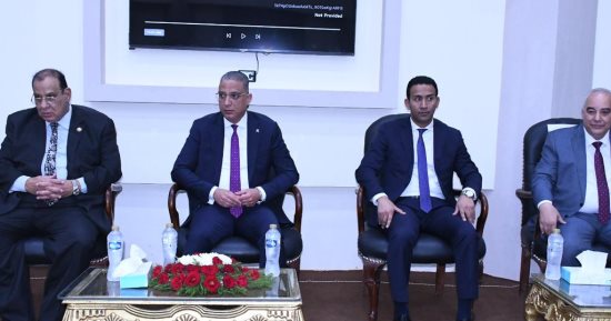 محافظ الفيوم يشهد مؤتمر الحوار الوطنى والقضية السكانية والمشروع القومى لتنمية الأسرة المصرية