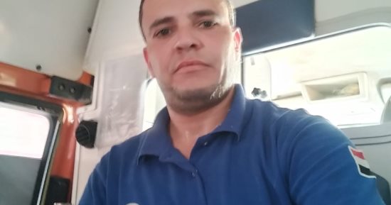 مسعف وسائق يساعدان سيدة على الولادة داخل سيارة إسعاف ببنى سويف