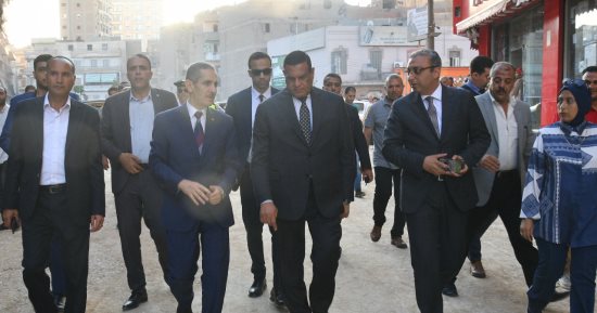 وزير التنمية المحلية ومحافظ الغربية يتفقدان أعمال الرصف والتطوير  بمركز المحلة