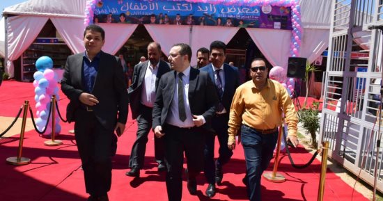 نائب رئيس "المجتمعات العمرانية" يفتتح معرض الكتاب للطفل بنادى الشيخ زايد