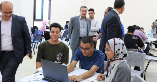 رئيس جامعة المنصورة الجديدة يشهد أول محاكاة للمسابقة الدولية للبرمجة 