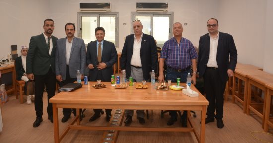 رئيس جامعة دمياط يشهد مناقشة مشروعات تخرج أول دفعة من "الهندسة المدنية"