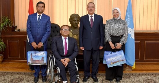 محافظ الإسكندرية يلتقى سفير نيبال لبحث سبل التعاون المشترك بين الجانبين