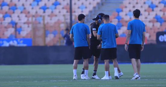 لاعبو الأهلي والزمالك بـ الأحضان قبل خوض القمة 126.. فيديو وصور