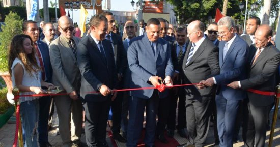 وزير التنمية المحلية ومحافظ القاهرة يفتتحان معرضا للحرف اليدوية.. صور
