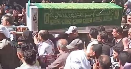 تشييع جنازة 3 شباب لقوا مصرعهم فى حادث انقلاب سيارة أثناء زفة بالشرقية