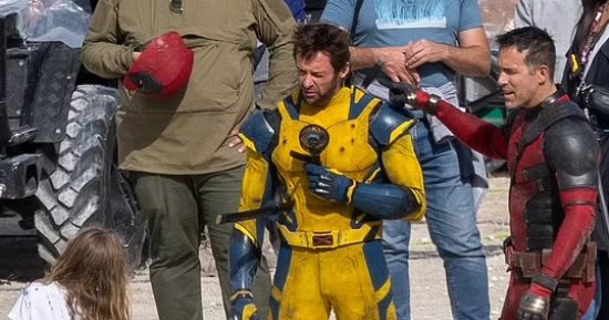 زيارة عائلية لـ ريان رينولدز فى لوكيشن تصوير Deadpool فى وجود هيو جاكمان