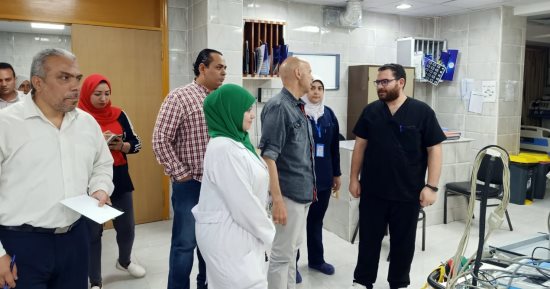 وكيل صحة الشرقية يتفقد مستشفى الزقازيق العام لمتابعة سير العمل بالطوارئ 