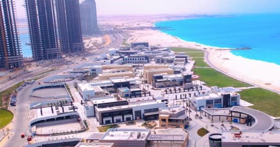 عروض طائرات "آر سى" والمراكب تزين البحر خلال فعاليات مهرجان العلمين