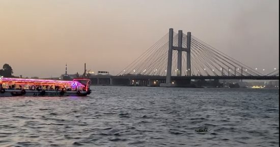 تكييف مصر الطبيعى.. شاهد ممشى أهل مصر الخروجة المسائية الأشهر فى القاهرة