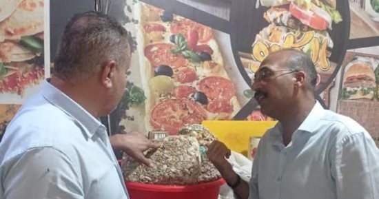 محافظ الدقهلية يحيل 74 محضر مخالفات تموينية للنيابة العامة