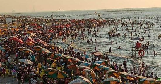 مصيف رأس البر.. شواطئ مجانية وأسواق لتوفير كافة الخدمات للمصطافين.. صور 