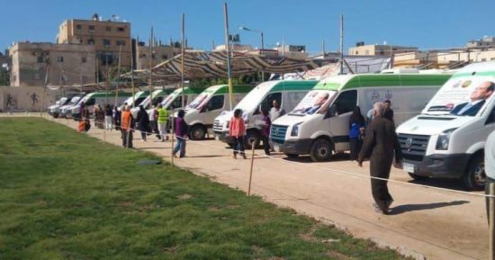 قافلة وزارة الصحة بالعريش تواصل استقبال المرضى ​​وتقديم خدماتها بالمجان
