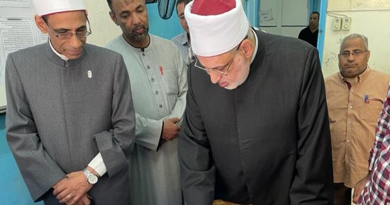 وكيل الأزهر يتفقد مركز تصحيح مجمع مدينة نصر بالقاهرة ويشدد على دقة التصحيح