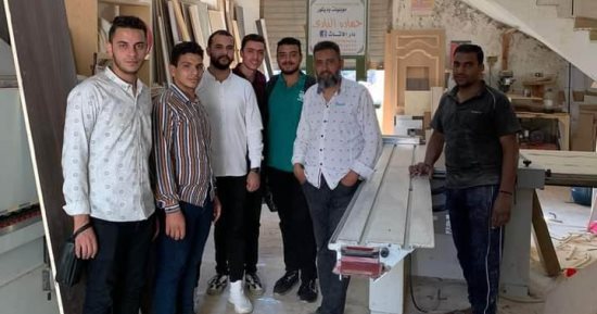 تدريب طلاب جامعة طيبة التكنولوجية بالأقصر على الصناعات الخشبية والسياحية