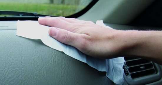 6 استخدامات مختلفة للمناديل المبللة للأطفال.. منها مسح تابلوه العربية