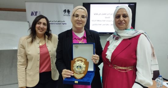 رابطة المرأة العربية تكرم مقررة المجلس القومي للمرأة بالشرقية.. صور