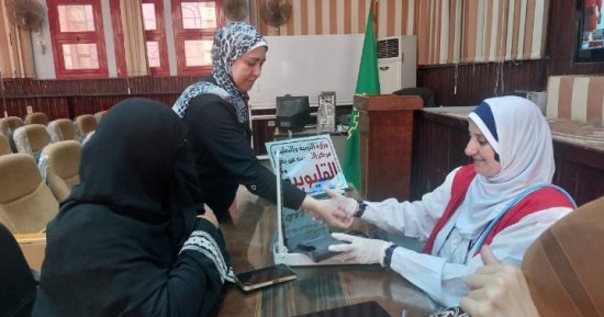 مدير تعليم القليوبية تستقبل لجنة "مبادرة 100 يوم صحة" للكشف والعلاج بالمجان