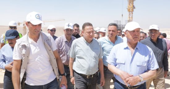 وزير النقل يتفقد مواقع العمل بالخط الأول من شبكة القطار الكهربائي السريع