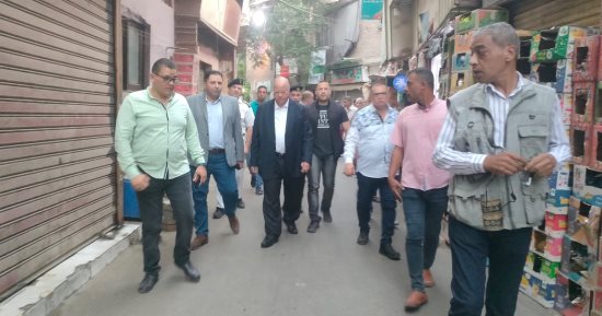 محافظ القاهرة يشكل لجنة هندسية لفحص العقار المنهار وإخلاء المبانى المجاورة