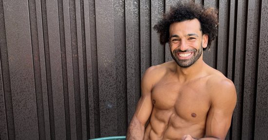 بالبطة والثلج.. شاهد أحدث ظهور لـ محمد صلاح على إنستجرام 