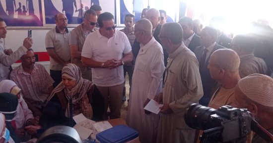 وزير الصحة يتفقد أعمال مبادرة 100 يوم صحة بقرية بركة.. صور