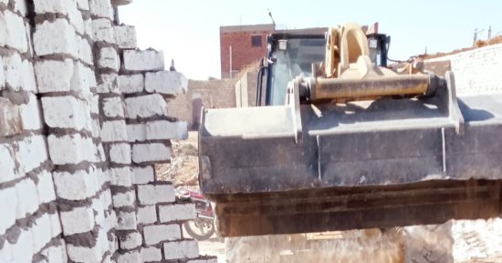 إزالة 11 حالة تعد على أراضى أملاك دولة بمركز الفتح فى أسيوط