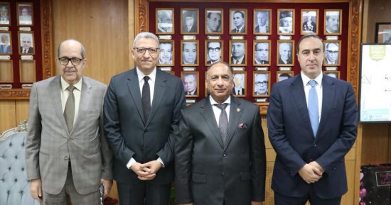 رئيس قضايا الدولة يستقبل وكيل وأمين عام مجلس النواب للتهنئة 