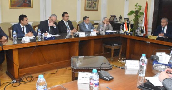 "التموين" تتعاقد على استيراد 165 ألف طن سكر والمخزون يكفى حتى فبراير 2024