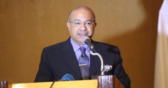 هل الكارت الموحد بديل عن بطاقات التموين؟.. استخراج الكارت اختياريا دون إلغاء بطاقات دعم السلع والخبز.. يتيح حصول المواطنين على خدمات صرف المعاشات والتأمين الصحى الشامل والمواصلات والمدفوعات الإلكترونية