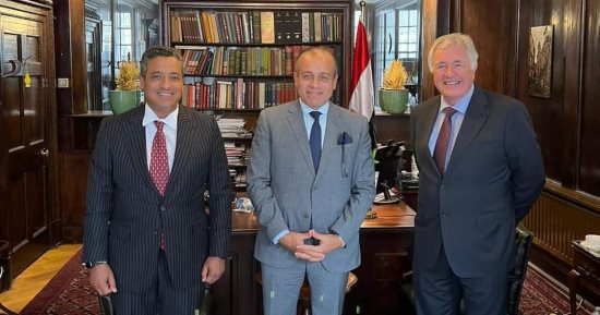 رئيس جهاز التمثيل التجارى يبحث تعزيز التعاون الاستثمارى فى بريطانيا 