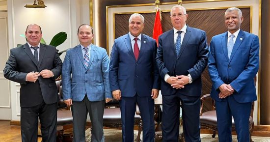 وزير الزراعة يبحث مع مسئولى "الفاو" المشروعات والأنشطة المشتركة بين الجانبين