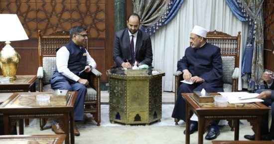 نائب مستشار الأمن القومى الهندى يدعو شيخ الأزهر لزيارة الهند