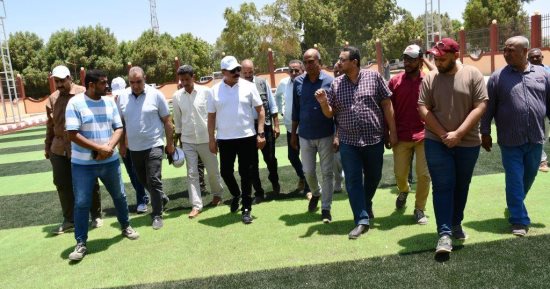 محافظ أسوان يتفقد مشروعات حياة كريمة بمركز إدفو بإجمالى 497 مشروعا