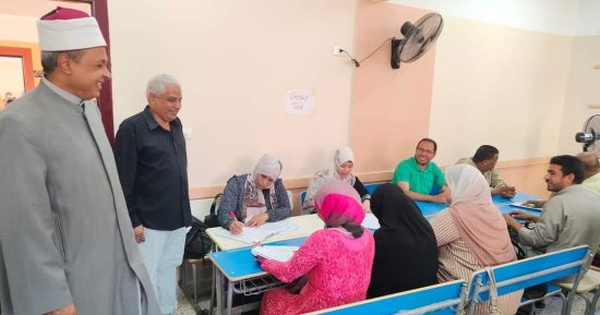 منطقة الأقصر الأزهرية تعلن انتهاء أعمال تقدير درجات الشهادة الثانوية.. صور