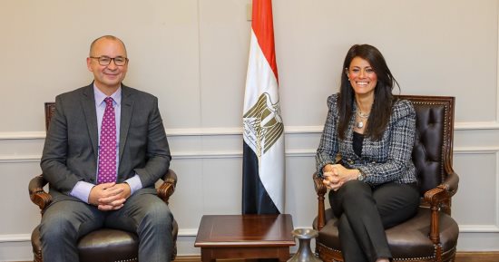 رانيا المشاط تبحث مع السفير الكندى تعزيز جهود التعاون الإنمائى