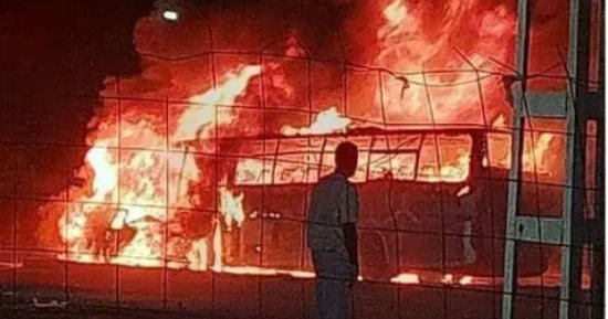 مصرع 34 شخصا وإصابة 12 إثر اصطدام حافلة ركاب بسيارة معبأة بالوقود فى الجزائر