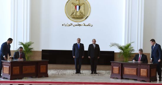 رئيس الوزراء يشهد بروتوكولا لتراخيص المشروعات الصناعية داخل المناطق الحرة