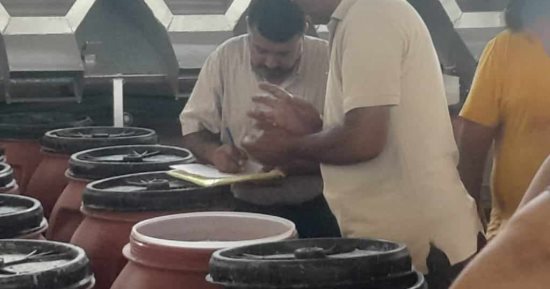 ضبط مصنع مواد غذائية بدون ترخيص خلال حملة تموينية بمركز مطاى بالمنيا