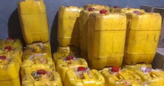 ضبط 1530 لتر زيت طعام مجهول المصدر بحملات تموينية بالشرقية