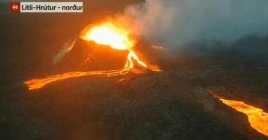 انهيار فوهة بركان فاجرادالسفيال فى أيسلندا بعد تسجيل نشاط زلزالى