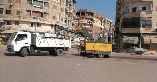 محافظ كفر الشيخ: رفع 240 طن قمامة وراحة للعمال وقت الظهيرة.. صور