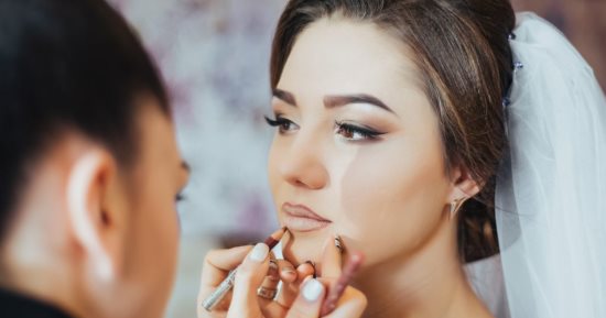 لو فرحك الأيام دى.. نصائح للعروس للحافظ على مكياجها خلال الموجة الحارة