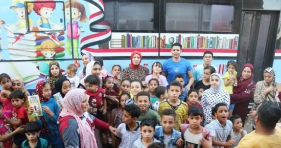 حياة كريمة.. أتوبيس المكتبة المتنقلة لمكتبات مصر يزور قرى الشرقية