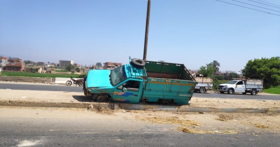 إصابة شخص نتيجة انقلاب سيارة على طريق الإسماعيلية أمام قرية الظاهرية