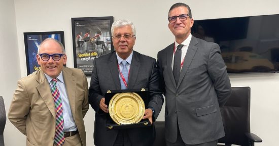 وزير التعليم العالى يلتقى نظيره البريطانى لبحث سُبل التعاون المُشترك