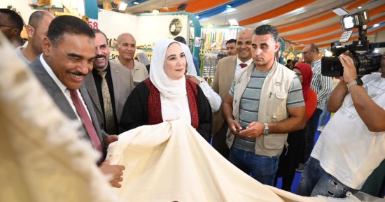 معرض وزارة التضامن  "ديارنا" يستقبل الزوار بالساحل الشمالى لطرح منتجات الأسر