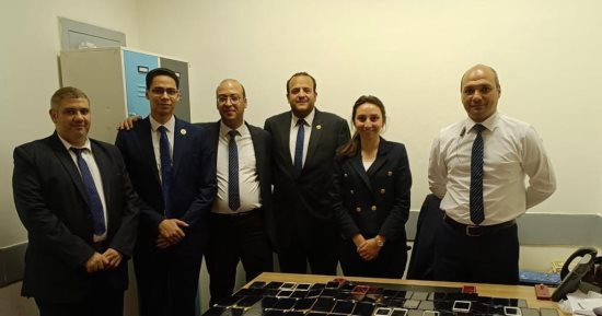 جمارك مطار القاهرة تضبط راكبة حاولت تهريب كمية كبيرة من مستحضرات التجميل