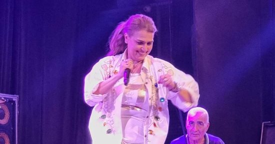 سيمون: أجواء مهرجان القلعة تشجع على جذب السياحة والتواجد الفني